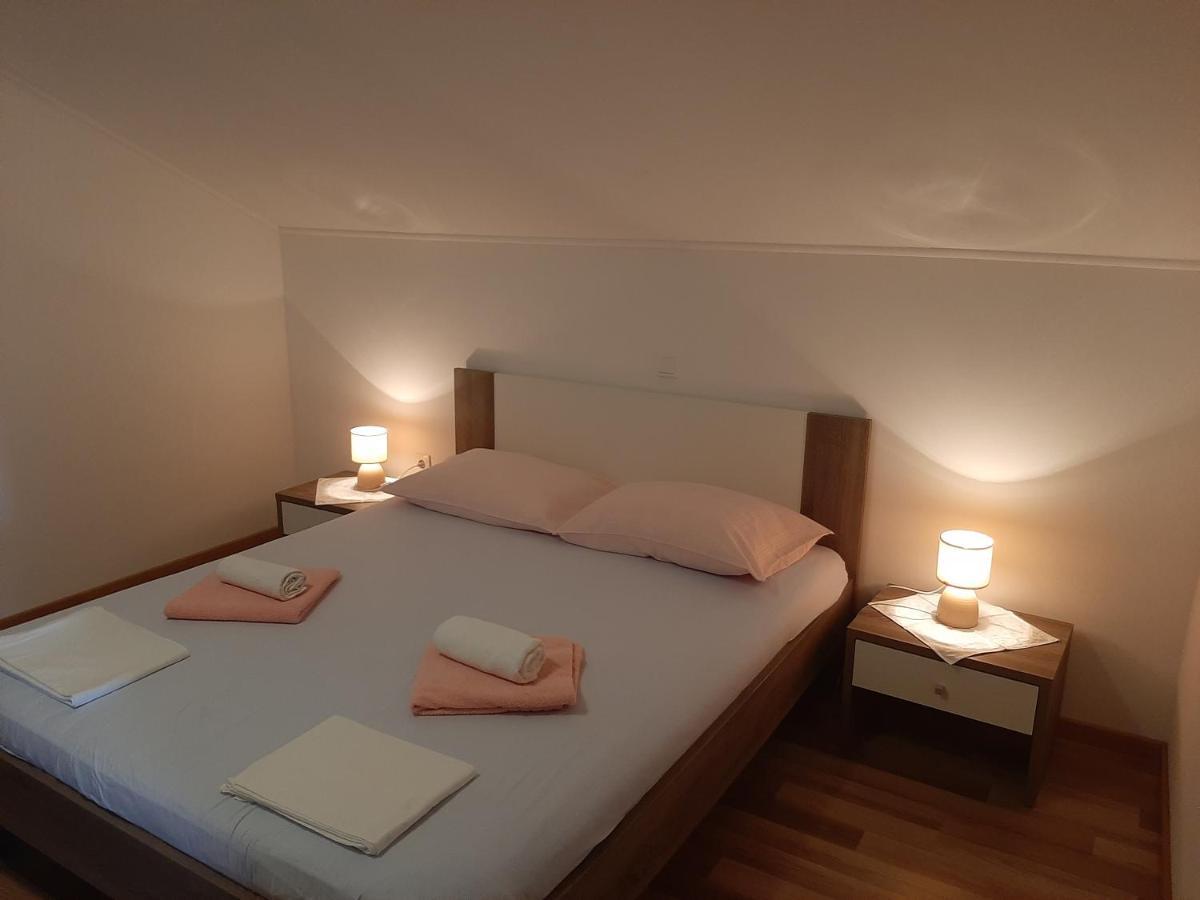 נובליה Apartments Nikola Caska מראה חיצוני תמונה