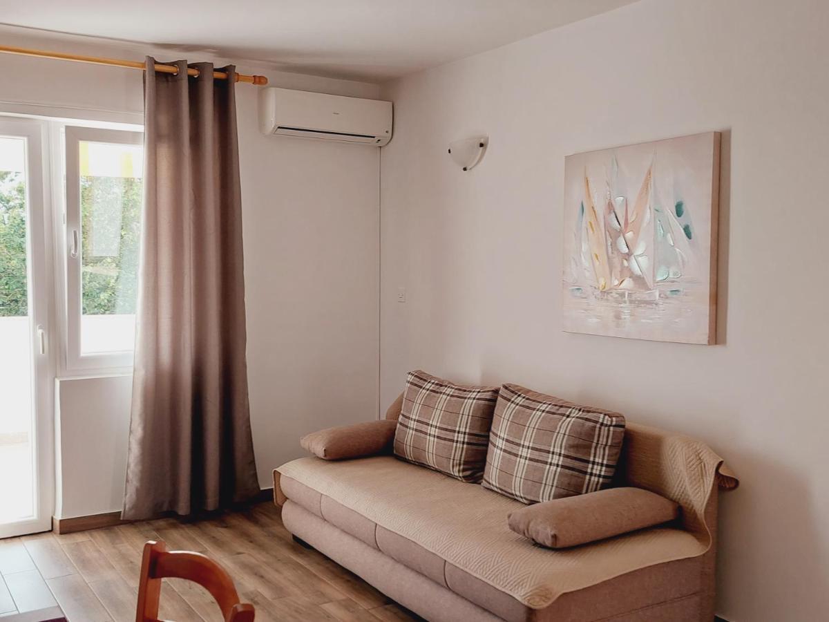 נובליה Apartments Nikola Caska מראה חיצוני תמונה