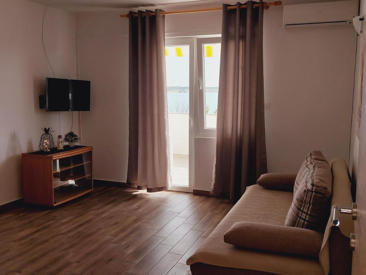 נובליה Apartments Nikola Caska מראה חיצוני תמונה