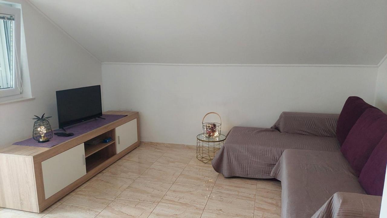 נובליה Apartments Nikola Caska מראה חיצוני תמונה