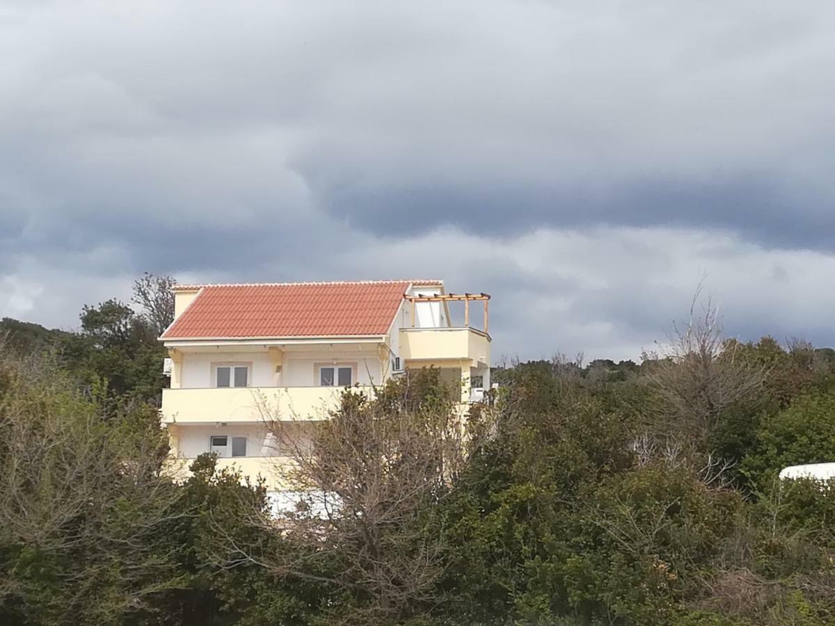 נובליה Apartments Nikola Caska מראה חיצוני תמונה